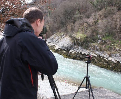 Prise d'images lors d'une campagne de jaugeage par appareil photo